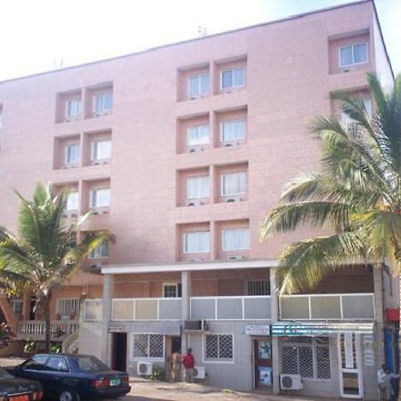 Meumi Palace Yaounde Luaran gambar