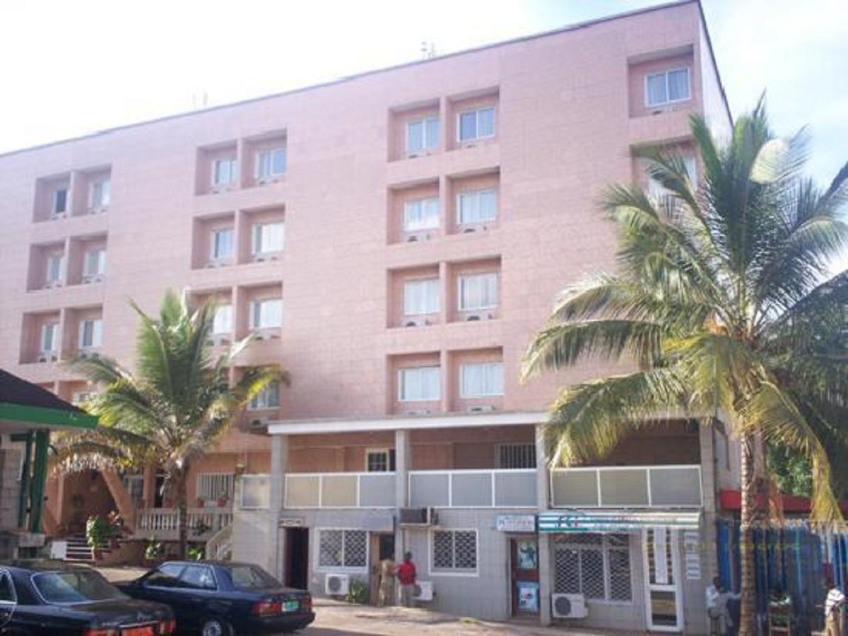 Meumi Palace Yaounde Luaran gambar