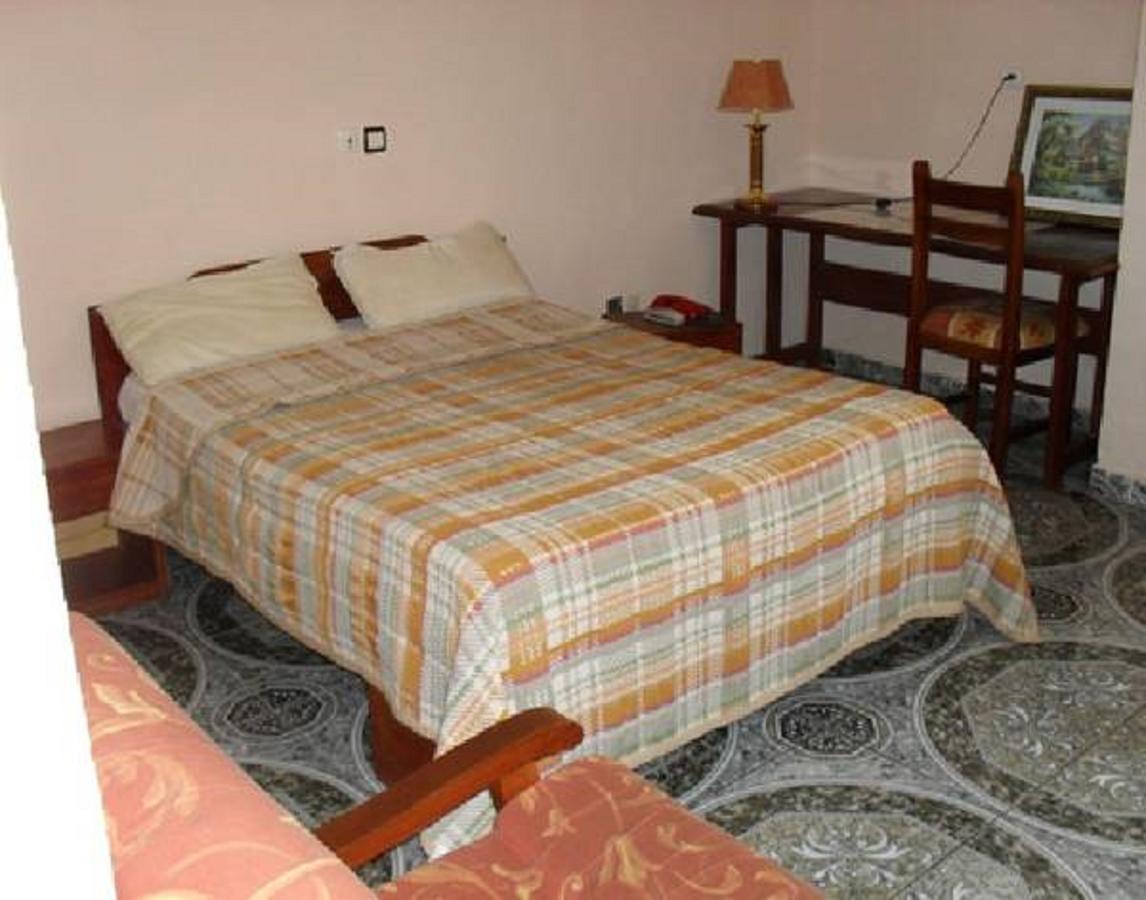 Meumi Palace Yaounde Luaran gambar