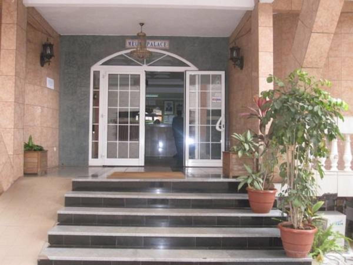 Meumi Palace Yaounde Luaran gambar
