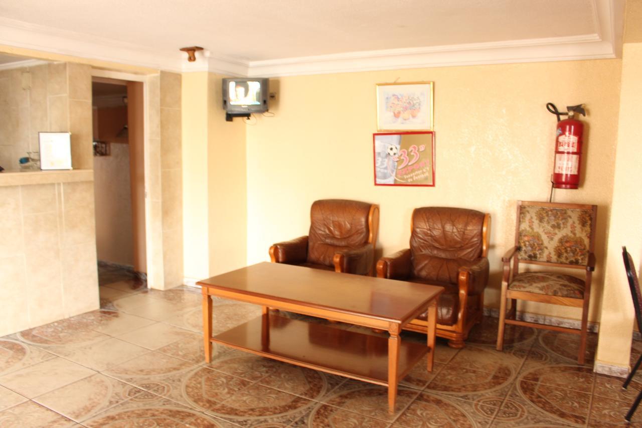 Meumi Palace Yaounde Luaran gambar