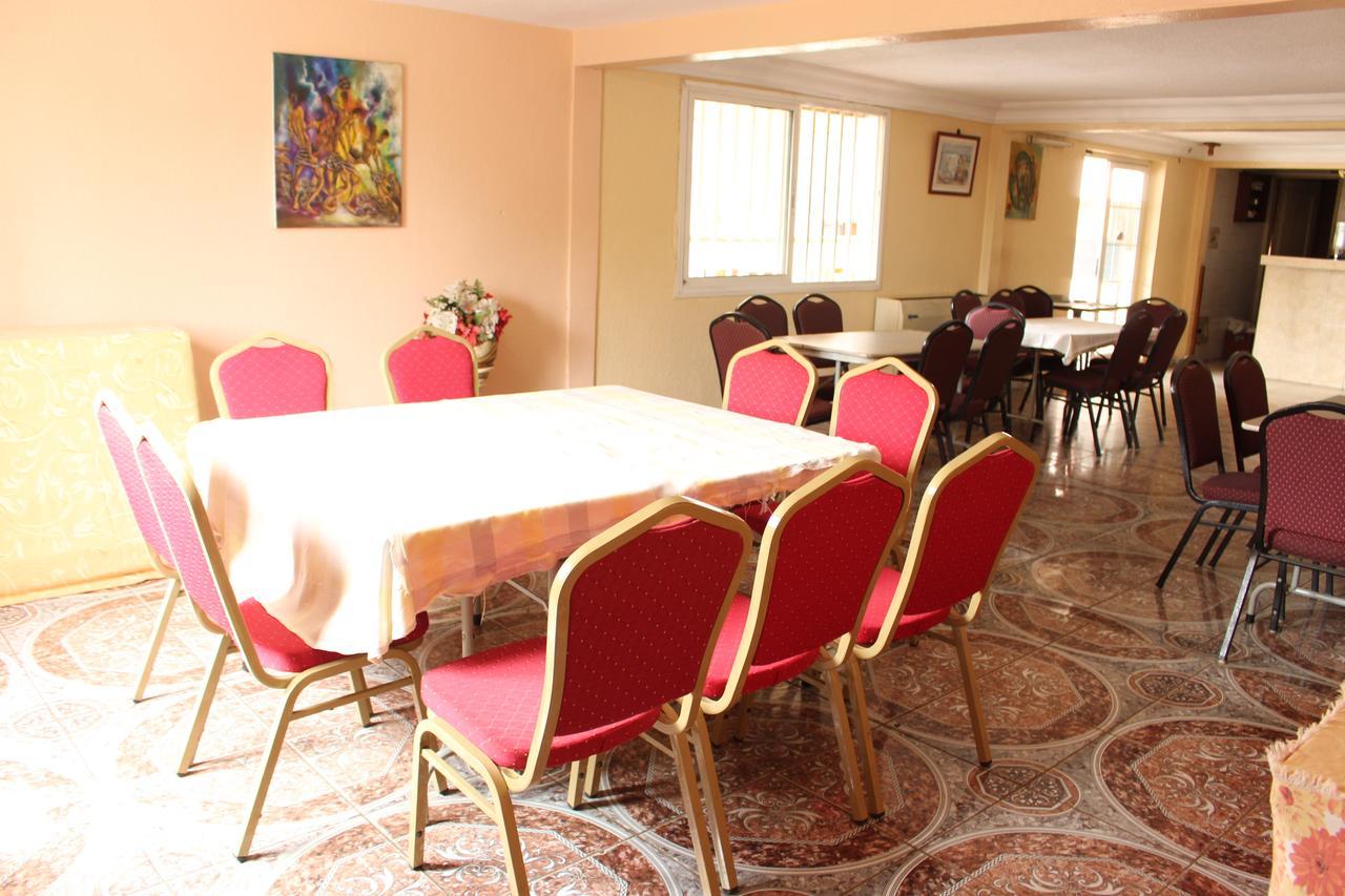 Meumi Palace Yaounde Luaran gambar
