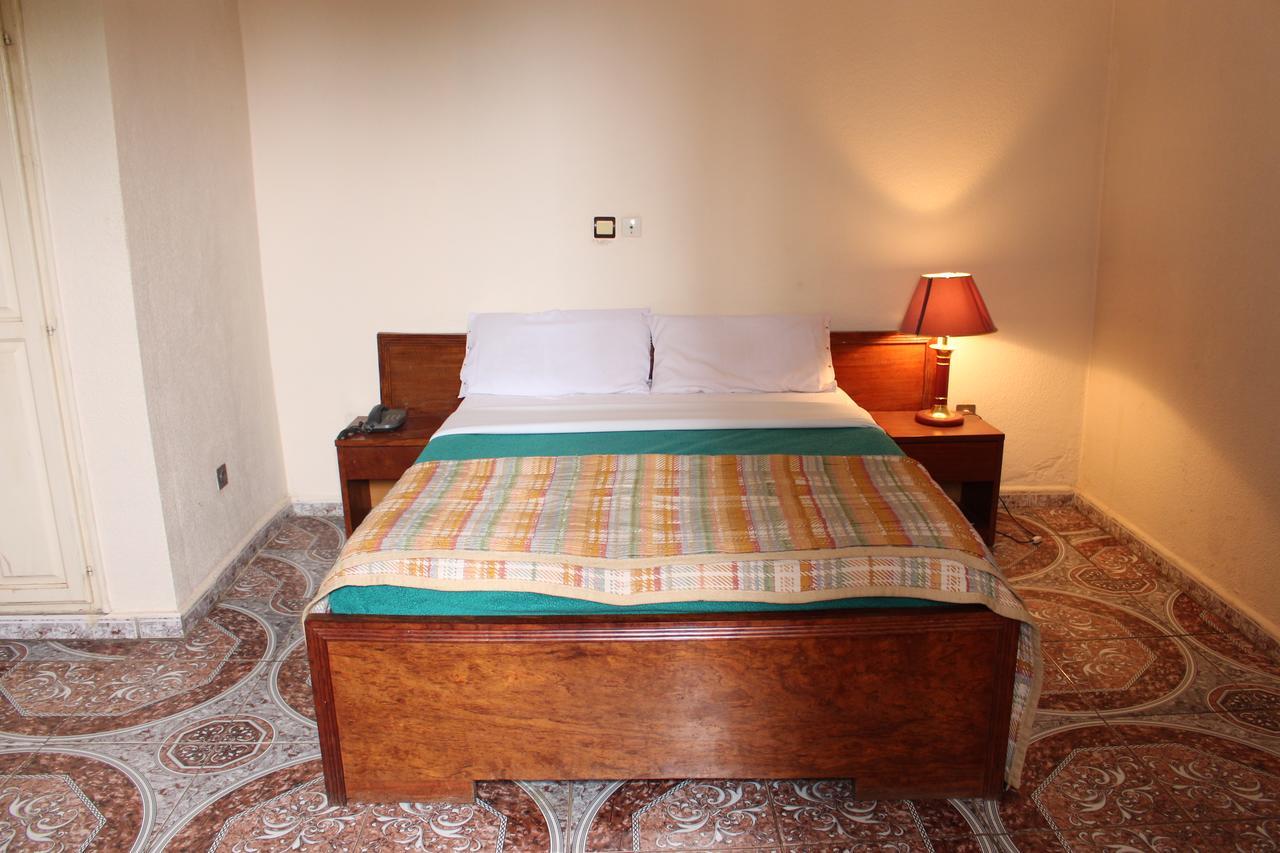 Meumi Palace Yaounde Luaran gambar