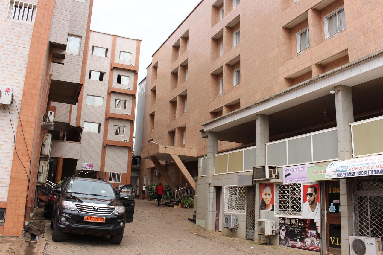 Meumi Palace Yaounde Luaran gambar