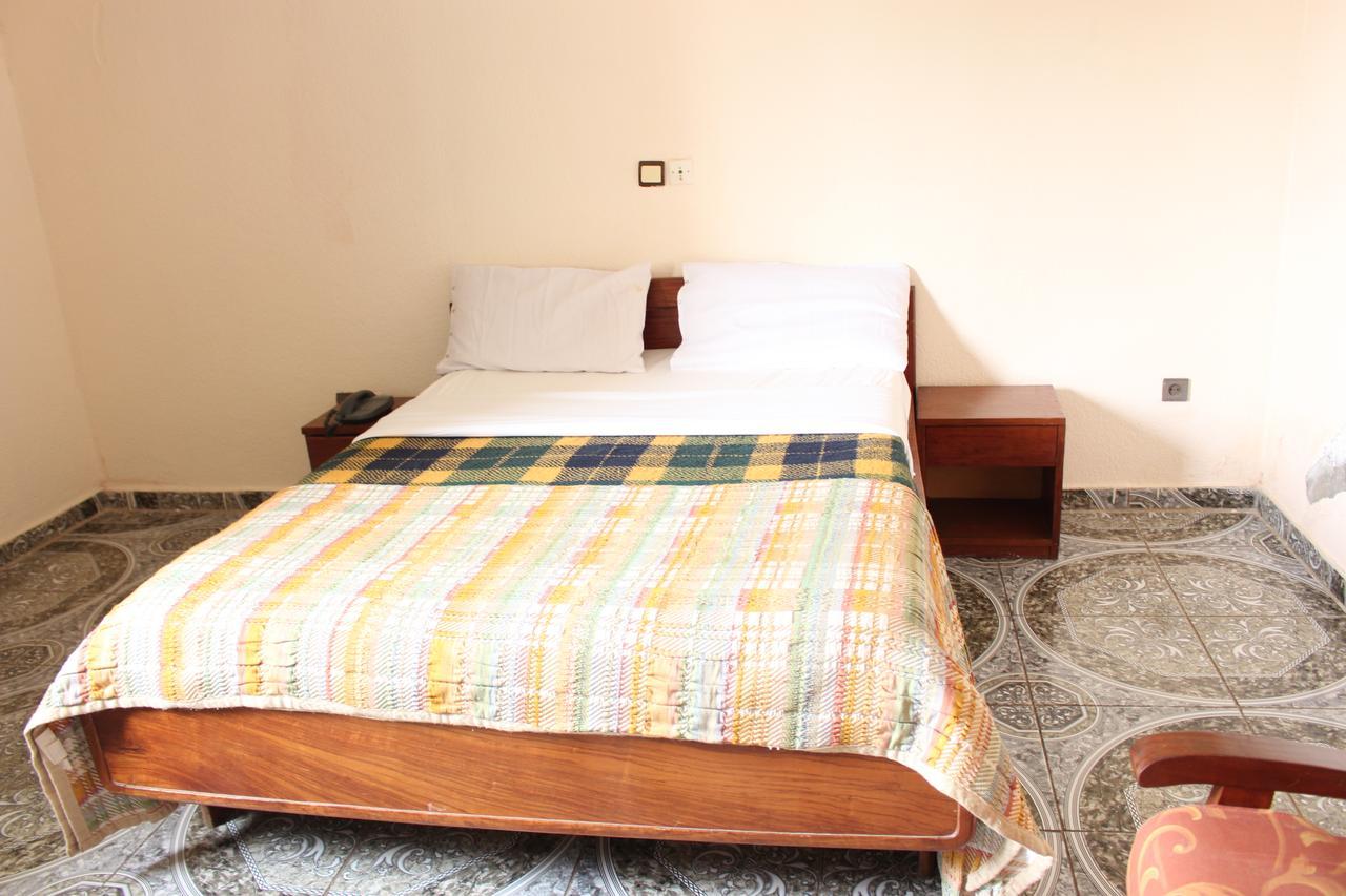 Meumi Palace Yaounde Luaran gambar