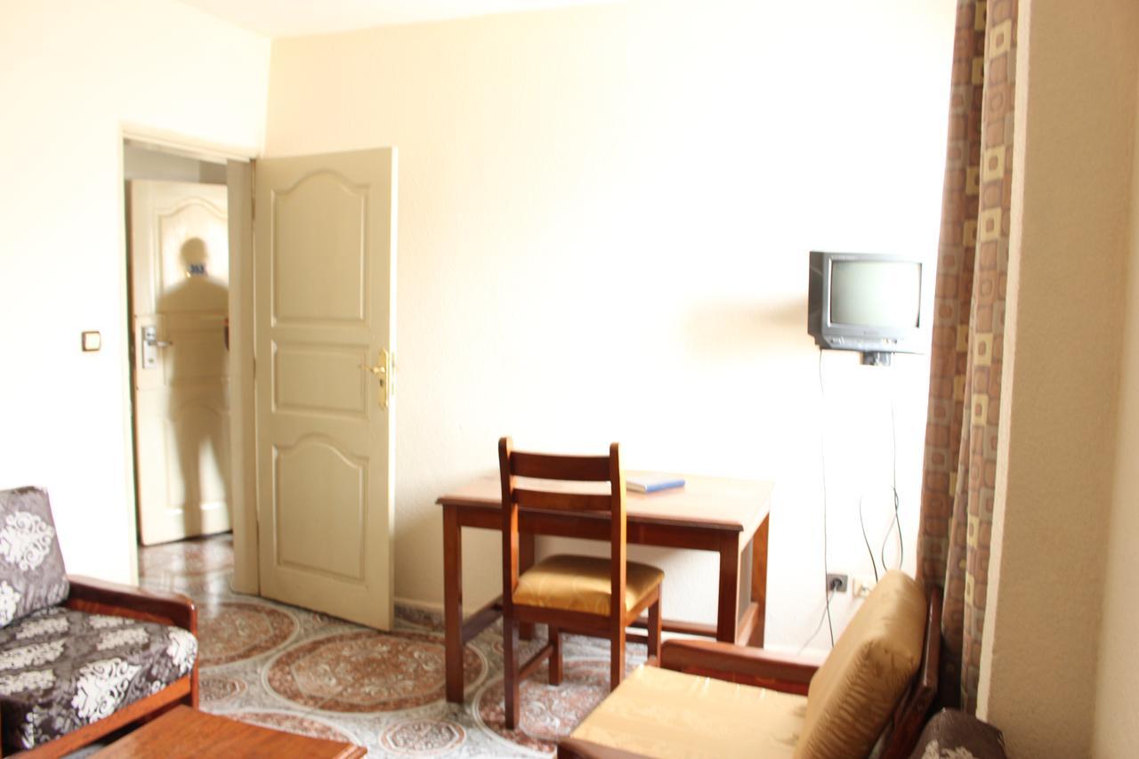 Meumi Palace Yaounde Luaran gambar